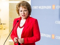 ПРАВО.RU: Матвиенко поздравила коллег с Днем российского парламентаризма