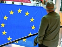 ПРАВО.RU: ЕС подверг критике запрет в России меджлиса крымских татар