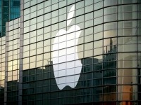 ПРАВО.RU: Китайская фирма отсудила право на бренд iPhone на кожаных изделиях