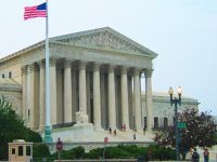 ПРАВО.RU: Верховные судьи США нашли способ избежать равенства голосов при вынесении решения