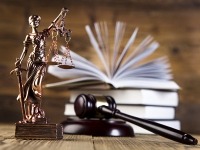 ПРАВО.RU: Подписан 33-страничный закон об основах системы профилактики правонарушений